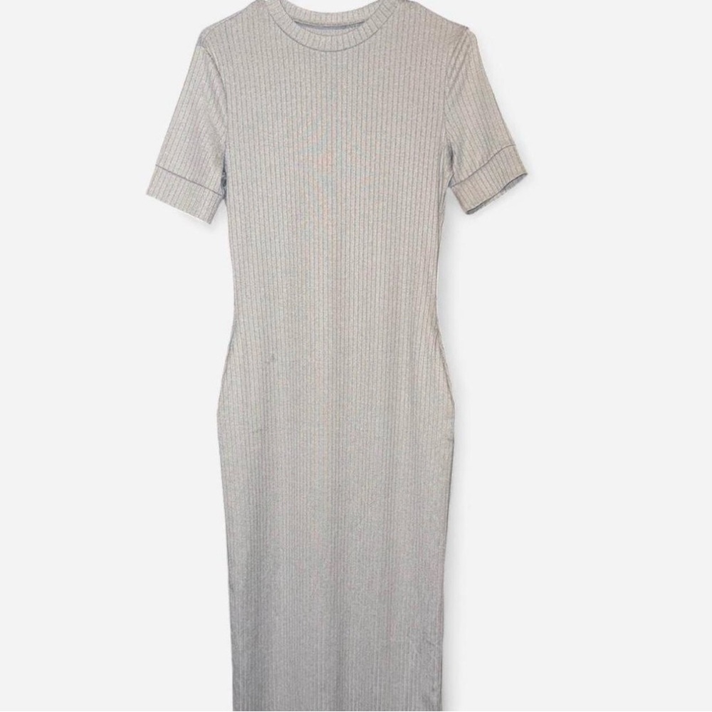 Short sleeve grey dress